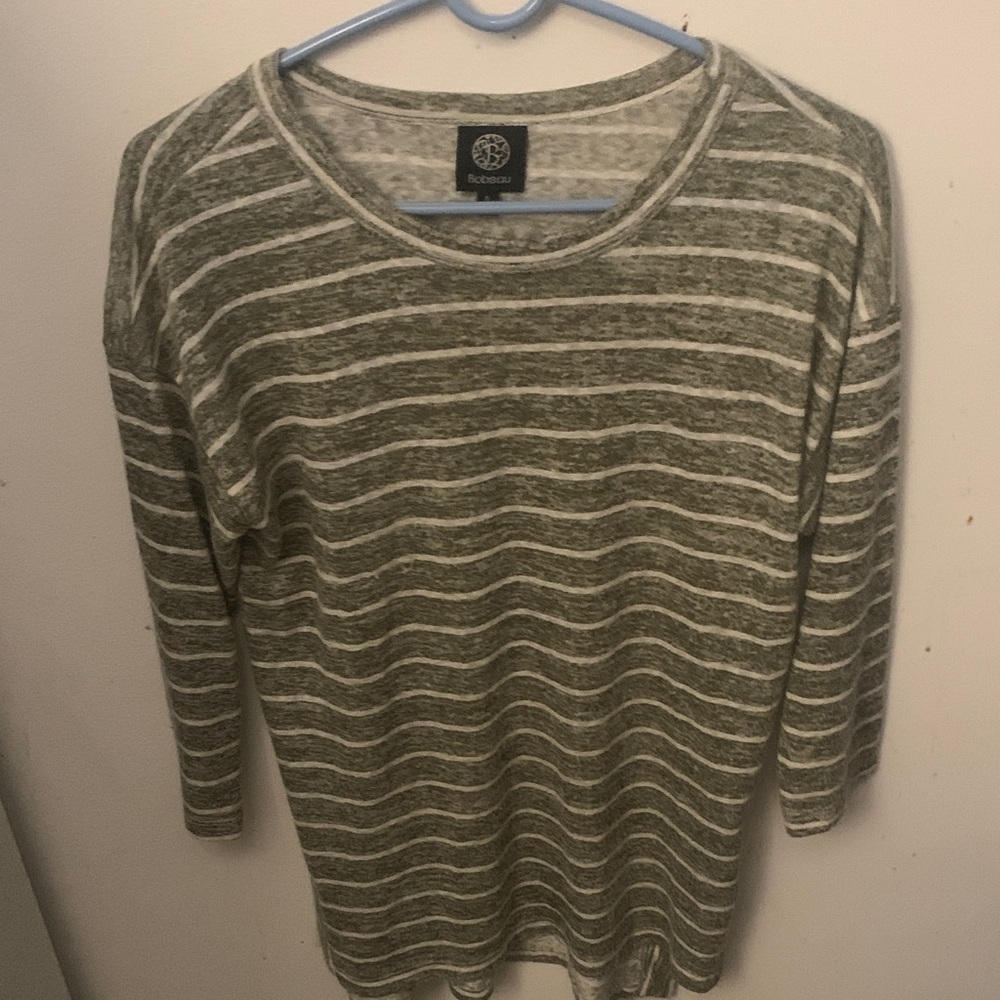 Bobeau Grey and Cream Horizontal Striped 3/4 Sleeve Long T Light and Summery!😍